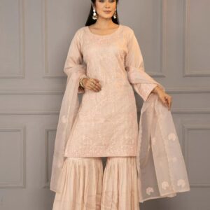 What’s Hot in 2025: The Most Stylish Sharara Suit Sets